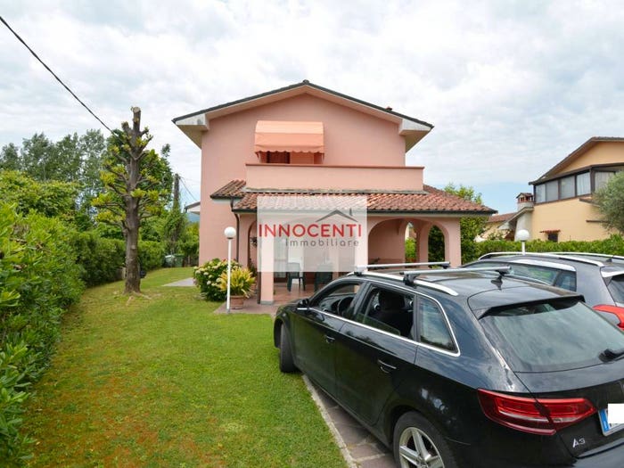 Casa con 6 locali in vendita in Via Sarzanese, Santa Maria a Colle Ponte San Pietro, Lucca