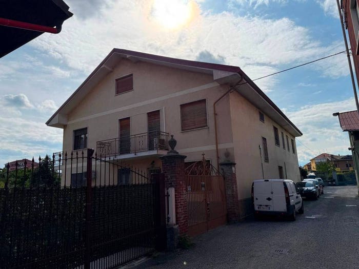 Appartamento con 6 locali in vendita in Via Torino, Centro, Leinì