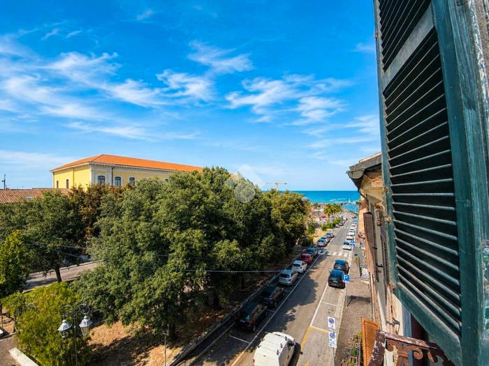 Appartamento quadrilocale in vendita in Piazza della Libertà, Centro, Giulianova
