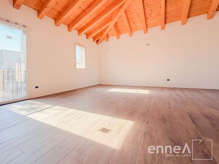 Casa con 5 locali in vendita in Via Giuseppe Mazzini, Centro, Ceggia