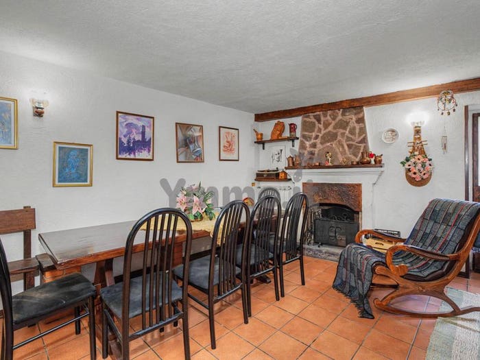 Casa con 6 locali in vendita in Via Patriarca, Albiolo
