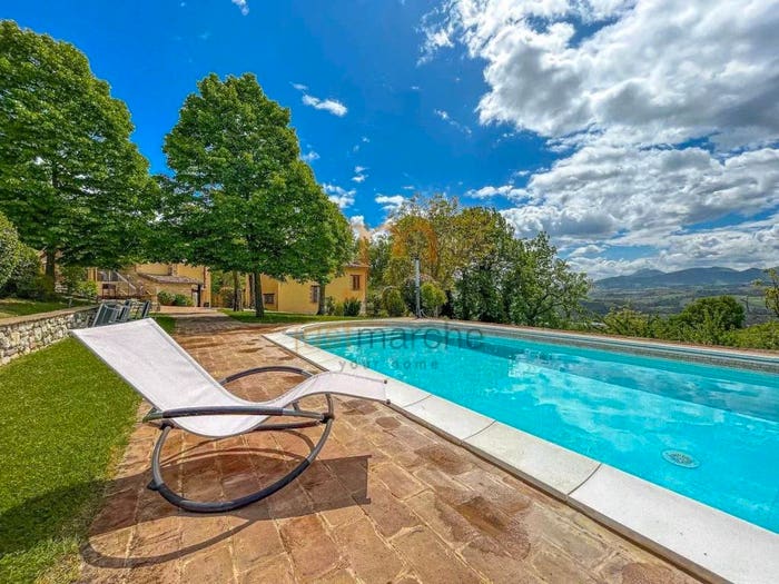 Casa in vendita in Strada San Martino di Castellonesto, Cagli