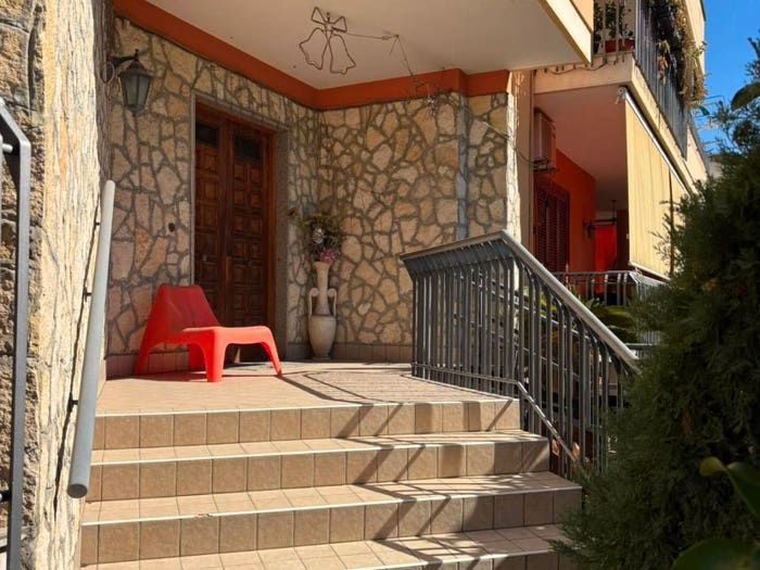 Appartamento con 5 locali in vendita in Viale dei Fiordaliso, Centro, Casalnuovo di Napoli