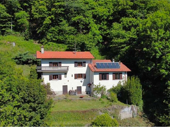 Casa con 6 locali in vendita in Agra