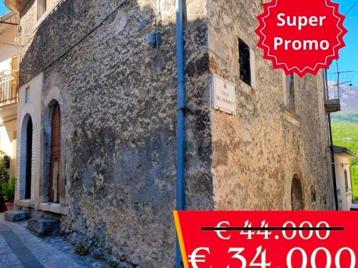 Casa con 5 locali in vendita in Via del Morrone, Centro, Caramanico Terme