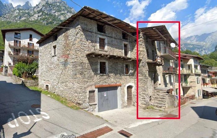 Casa trilocale in vendita in via Bagni, San Martino, Val Masino