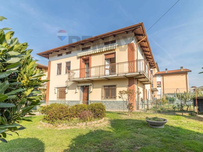 Casa con 6 locali in vendita in via Cabrino, Ceresane Curanuova, Mongrando