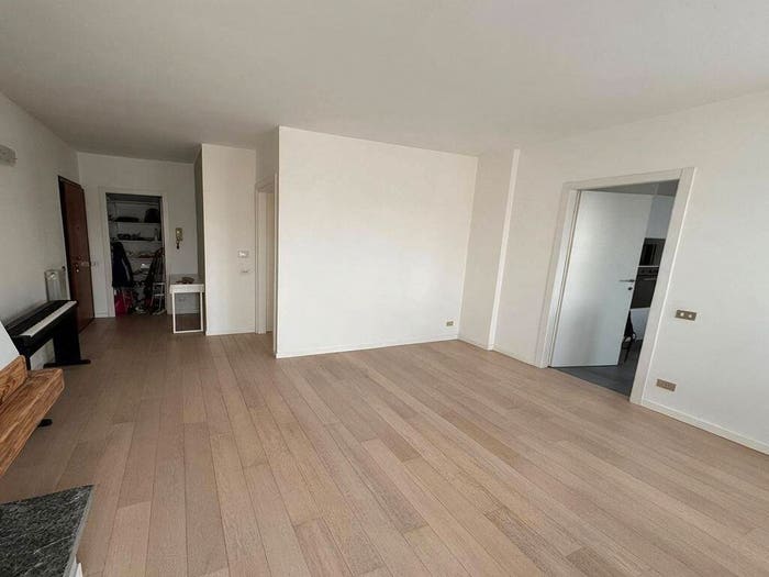 Appartamento bilocale in vendita in Via Grazia Deledda, Lucino, Montano Lucino