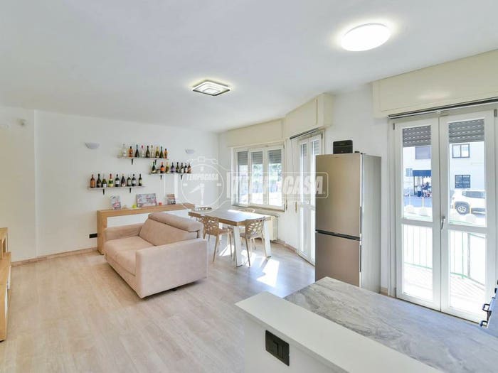 Appartamento bilocale in vendita in Largo Alessandro Manzoni, Centro, Ponte Lambro