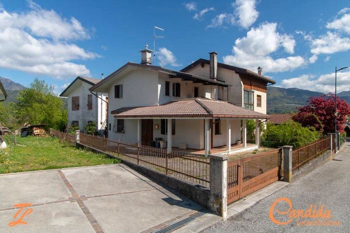 Casa con 6 locali in vendita in Via Cofuc, Preone