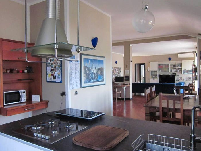 Casa con 6 locali in vendita in Via Vesuvio, Centro, Limbiate