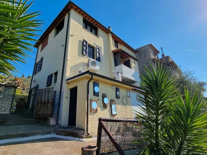 Casa con 6 locali in vendita in Camaiore Paese, Camaiore