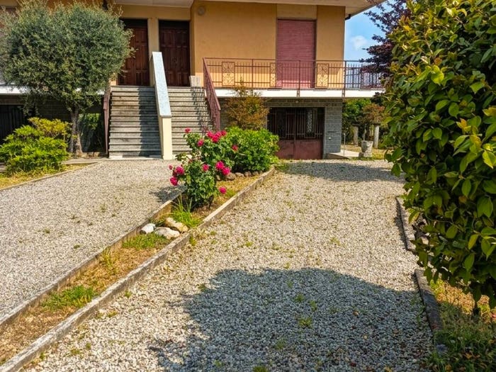 Casa trilocale in vendita in Via Camillo Benso di Cavour, Cassinetta di Lugagnano