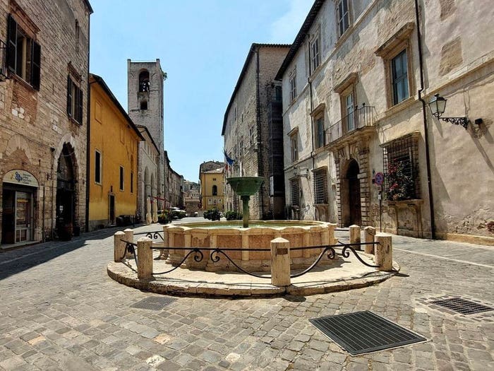Appartamento quadrilocale in vendita in Piazza dei Priori, Centro, Narni