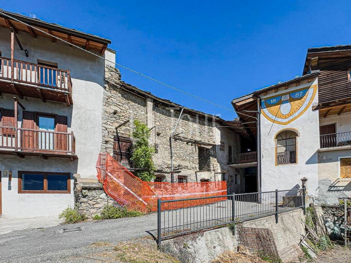 Casa bilocale in vendita in Frazione Seyssinod, Gignod