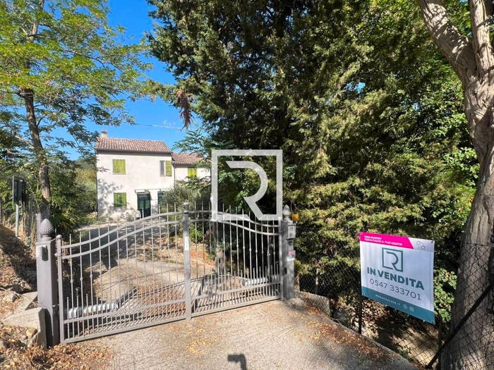 Casa con 6 locali in vendita in Tessello, Cesena