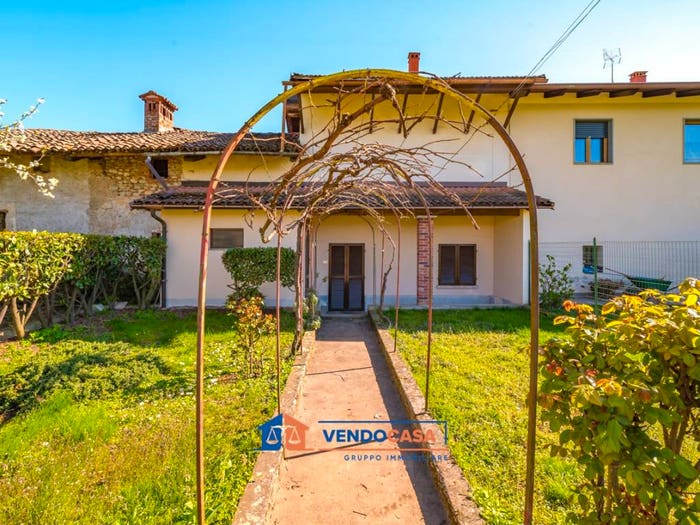 Casa bilocale in vendita in Frazione Castelletto, Busca