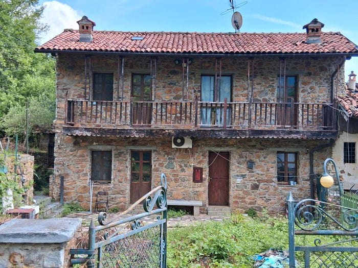 Casa con 6 locali in vendita in Borgata Moncolombone, Varisella