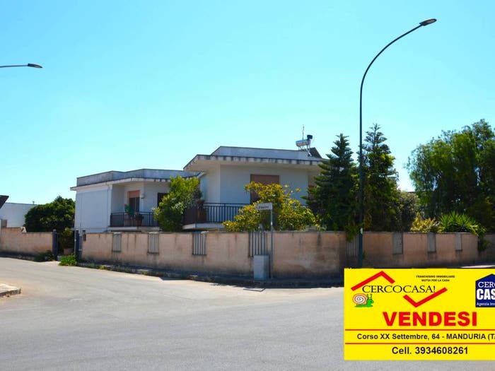 Casa con 6 locali in vendita in Via John Fitzgerald Kennedy, Avetrana