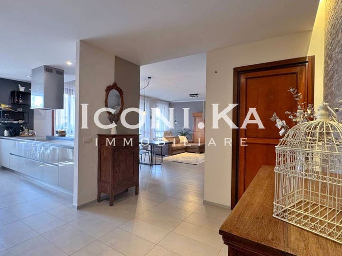 Appartamento con 6 locali in vendita in Via Giuseppe Verdi, Centro Storico, Parma