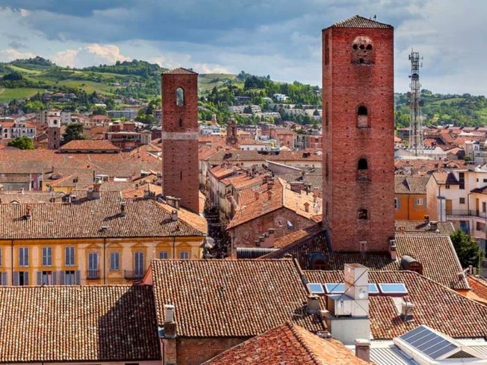 Appartamento con 6 locali in vendita in Corso Langhe Moretta Corso Cortemilia, Alba
