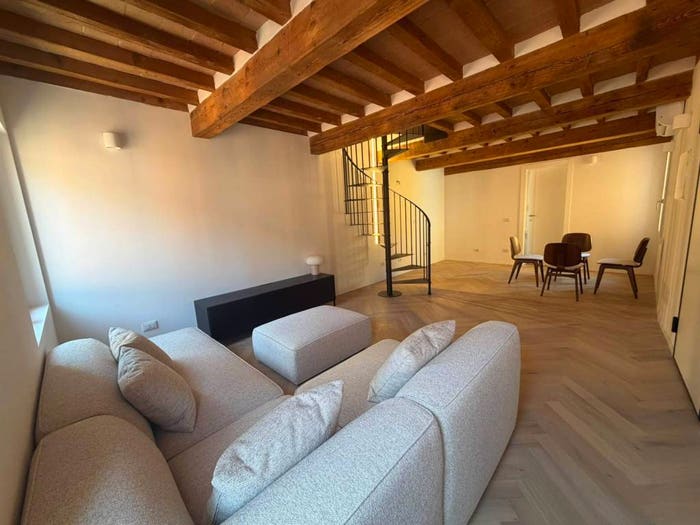 Appartamento quadrilocale in vendita in Centro Storico, Modena