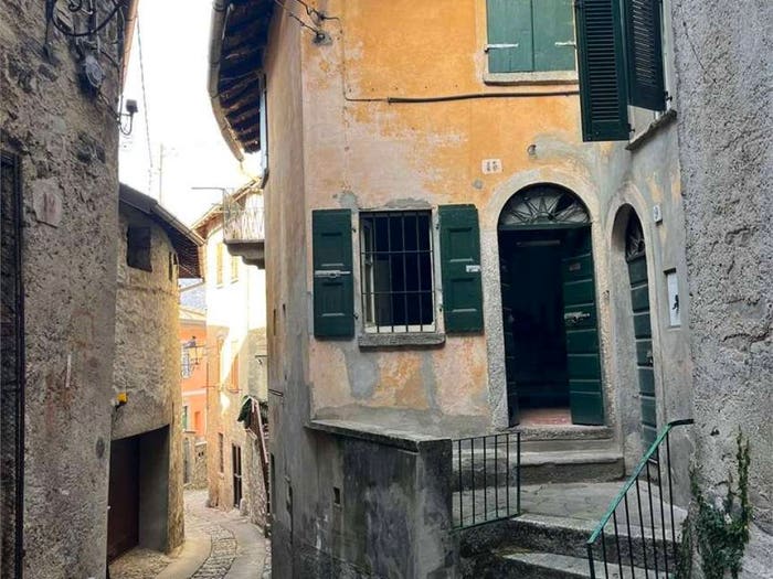 Casa con 6 locali in vendita in Via Strada Provinciale, Molina, Faggeto Lario