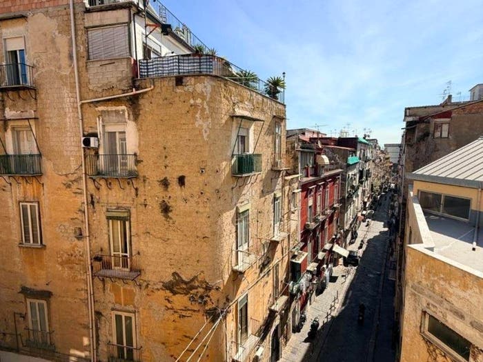 Appartamento trilocale in vendita in Gradini Giuseppe Piazzi, Sanità, Napoli