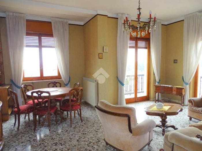 Appartamento con 6 locali in vendita in Viale della Libertà, Centro, Castrovillari