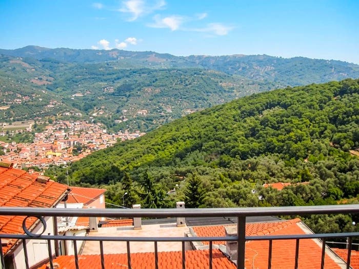 Casa con 6 locali in vendita in Via Principale, Bestagno, Pontedassio