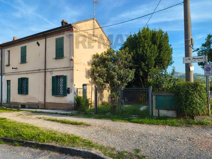 Casa quadrilocale in vendita in Via Giuseppe Mazzini, Montebello, Montebello della Battaglia