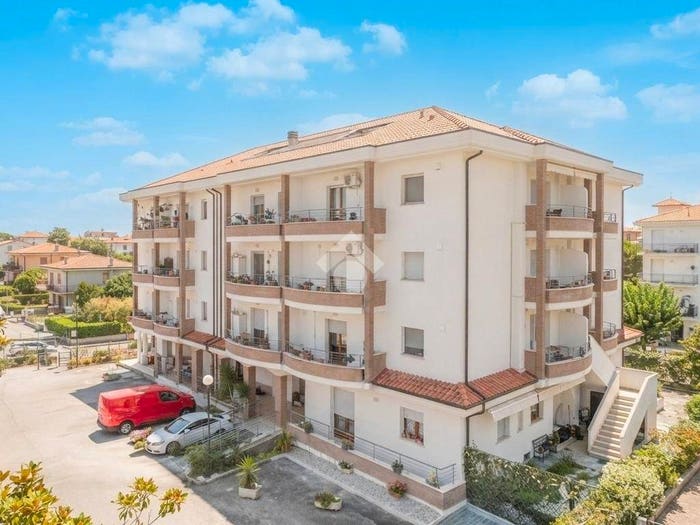 Appartamento bilocale in vendita in Via Dubbi, Villa Caldari, Ortona