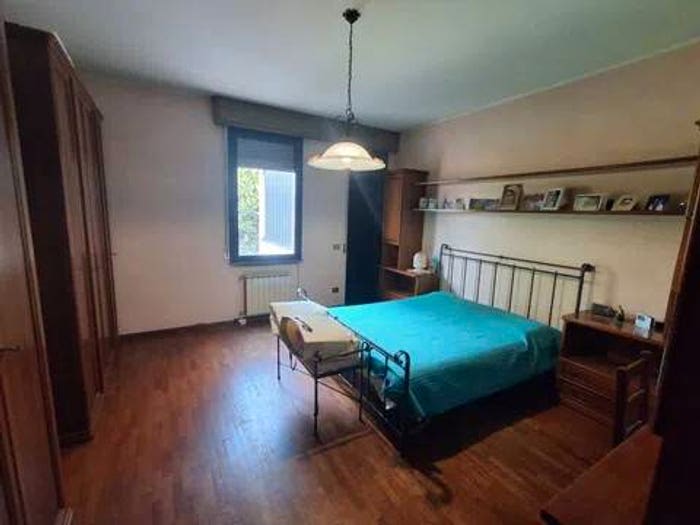 Casa con 6 locali in vendita in Via Camillo Prampolini No Number, Centro, Correggio