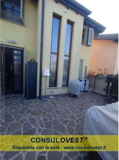 Casa quadrilocale in vendita in Via Vimercate, Ornago
