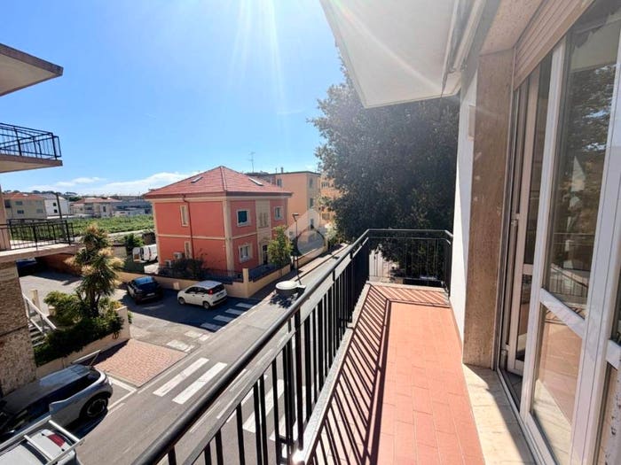 Appartamento quadrilocale in vendita in Via Alfredo Catalani, Albissola Marina