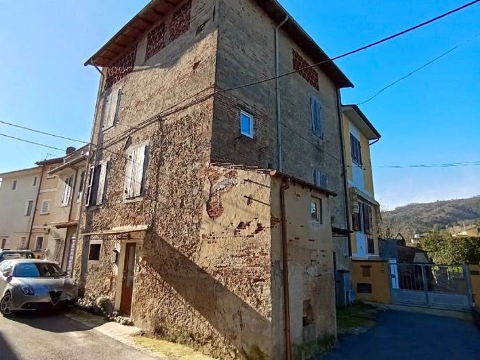 Casa con 6 locali in vendita in Camaiore Paese, Camaiore