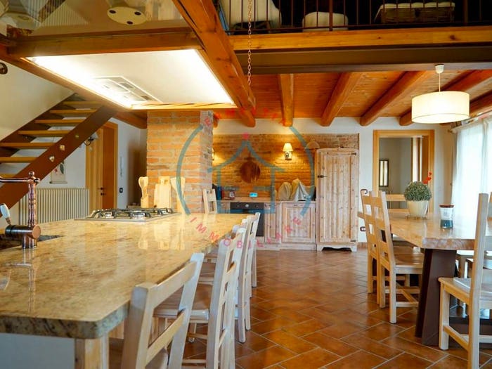 Casa con 6 locali in vendita in Via Alcide De Gasperi, Centro, Casale di Scodosia
