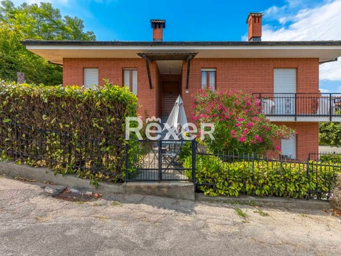 Casa trilocale in vendita in Via Parisio, Diano d'Alba