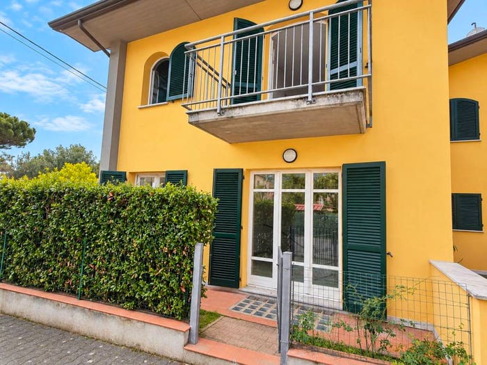 Casa quadrilocale in vendita in Via Quercioli, Rinchiostra Quercioli, Massa