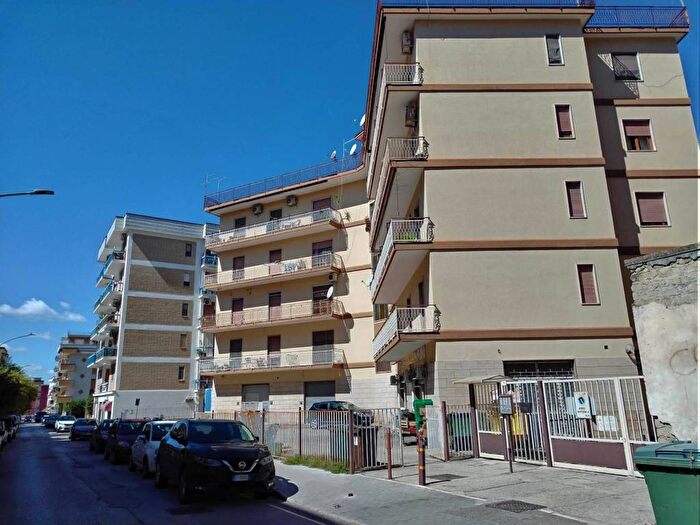 Appartamento trilocale in vendita in VIA ENRICO TAZZOLI, Ospedale, Caserta