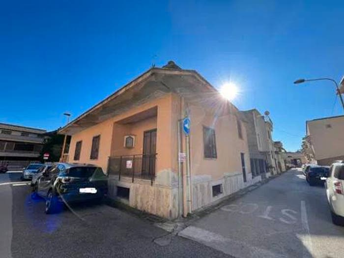 Casa quadrilocale in vendita in Via Anna Frank, Casapulla