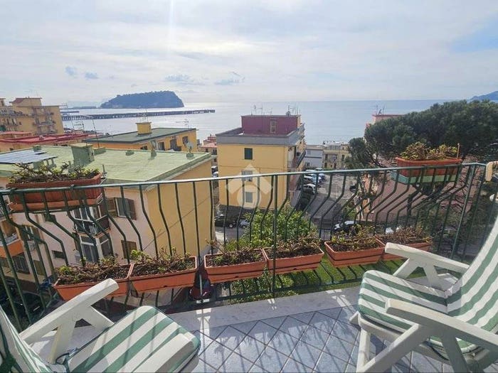 Appartamento trilocale in vendita in Via Boezio, Bagnoli, Napoli