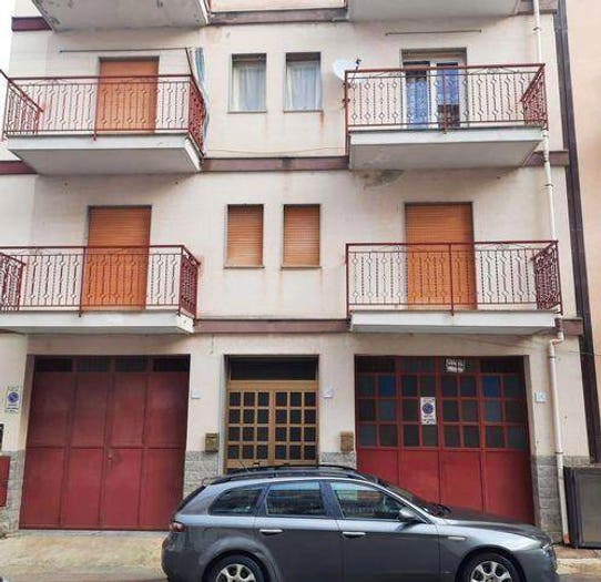 Appartamento con 5 locali in vendita in Via Giuseppe Giusti, Finale, Pollina