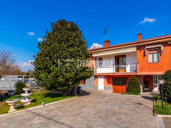Casa con 5 locali in vendita in Via Marie Curie, Chivasso