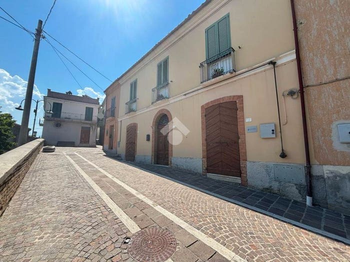 Casa trilocale in vendita in Salita al Castello, Centro, Cermignano
