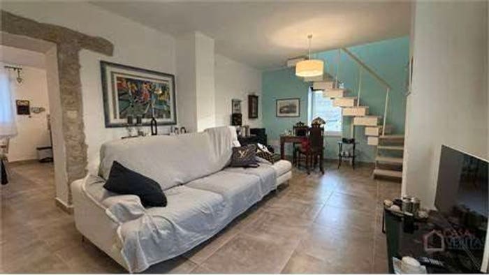 Casa con 5 locali in vendita in via Direttissima del Conero, Cisterna, Camerano