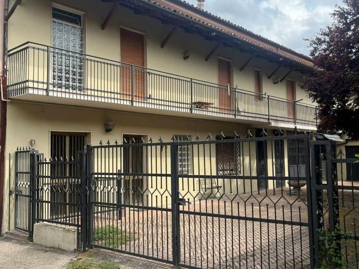 Casa con 6 locali in vendita in Via Mazzini, Borgonovo, Neive