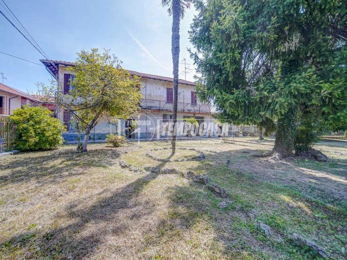 Casa con 5 locali in vendita in Via Roma, Centro, Carnago