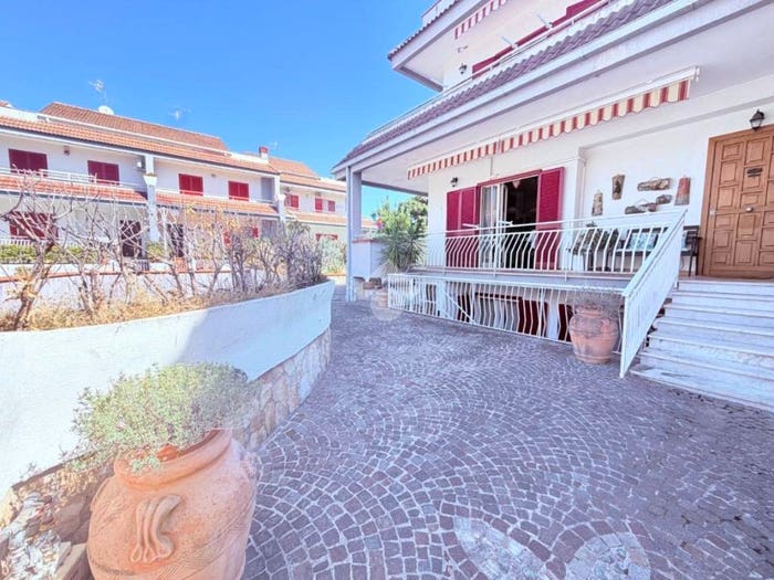 Casa con 6 locali in vendita in Via P E Imbriani, Quarto