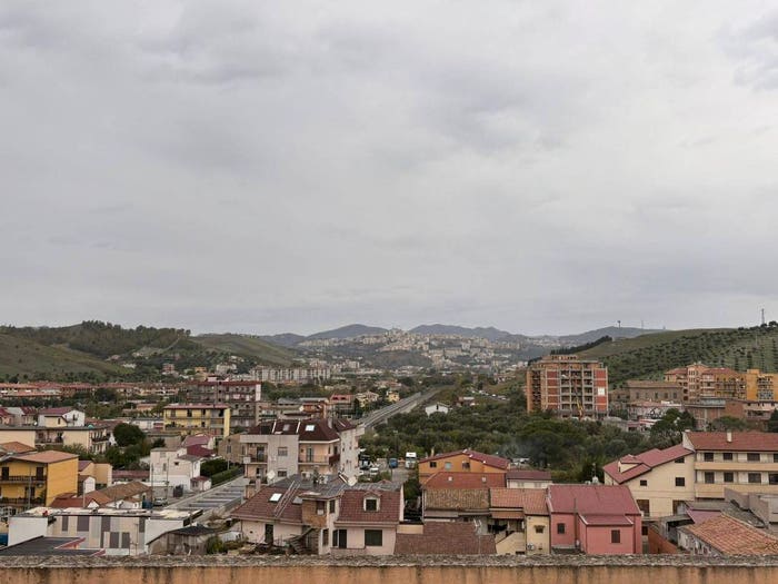 Casa con 6 locali in vendita in Viale Magna Grecia, Santa Maria, Catanzaro